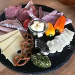 Gaestehaus & Cafe Leeze 3* 巴特迪克海姆