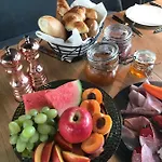 酒店 Gaestehaus & Cafe Leeze