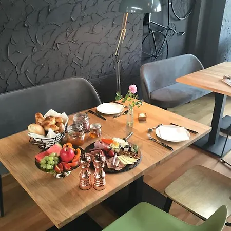 Gaestehaus & Cafe Leeze 호텔 바트두르크하임