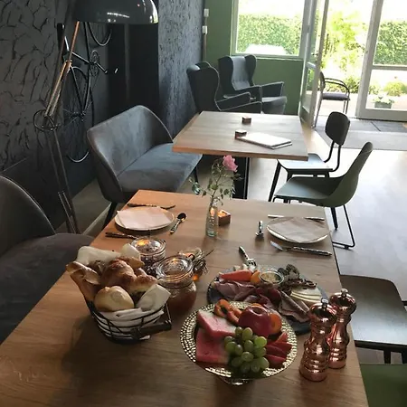 Gaestehaus & Cafe Leeze 2* Bad Dürkheim