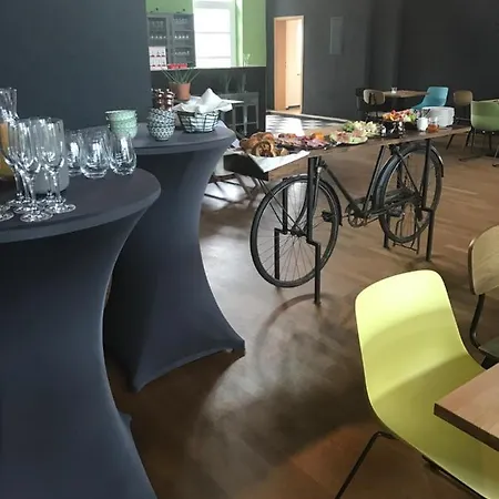 Szálloda Gaestehaus & Cafe Leeze