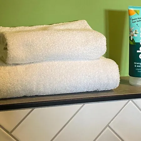 Gaestehaus & Cafe Leeze Hotell 3*