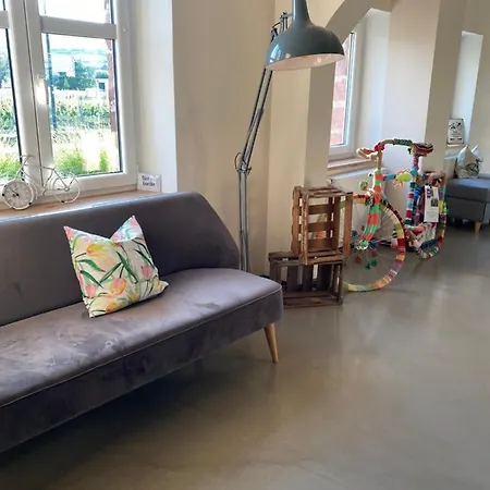מלון Gaestehaus & Cafe Leeze באד דירקהיים