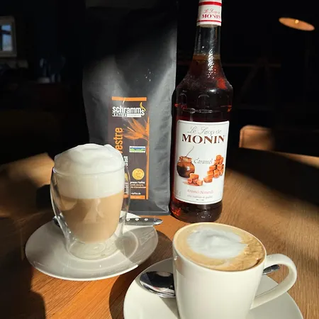 호텔 Gaestehaus & Cafe Leeze