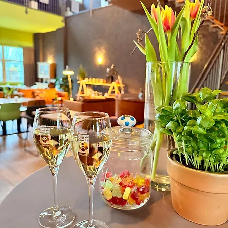 Gaestehaus & Cafe Leeze 3*