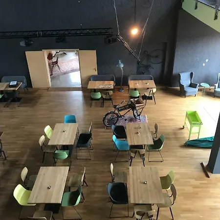 Gaestehaus & Cafe Leeze 3*