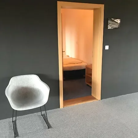 Gaestehaus & Cafe Leeze Hotell 3*