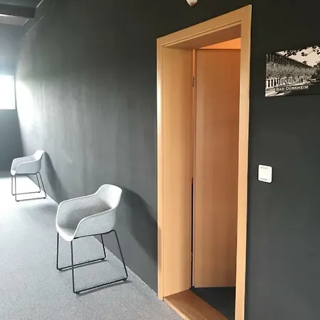 Gaestehaus & Cafe Leeze Hotell