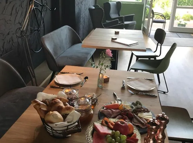 Gaestehaus & Cafe Leeze 3* 巴特迪克海姆