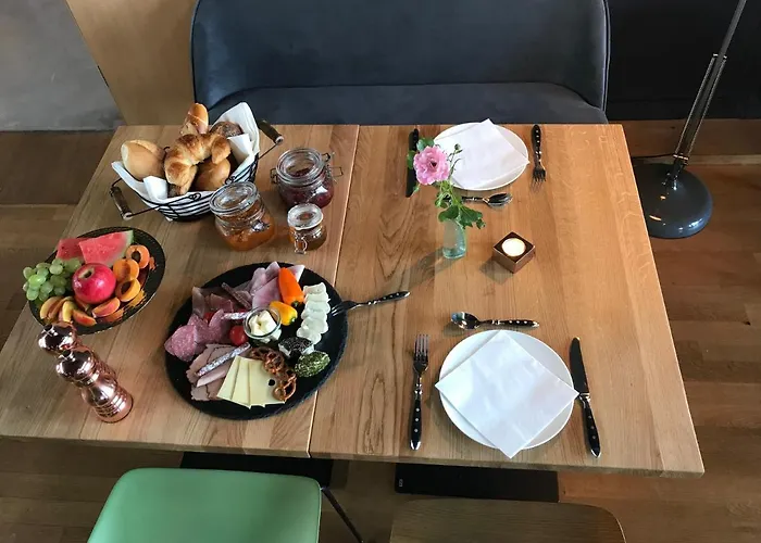 Gaestehaus & Cafe Leeze 바트두르크하임