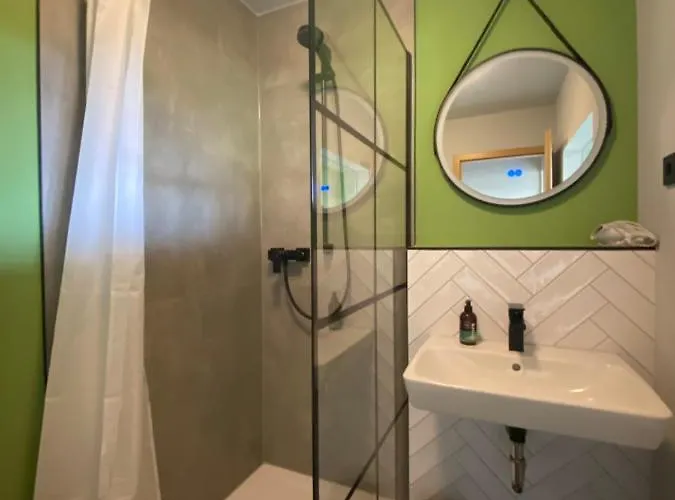 Gaestehaus & Cafe Leeze