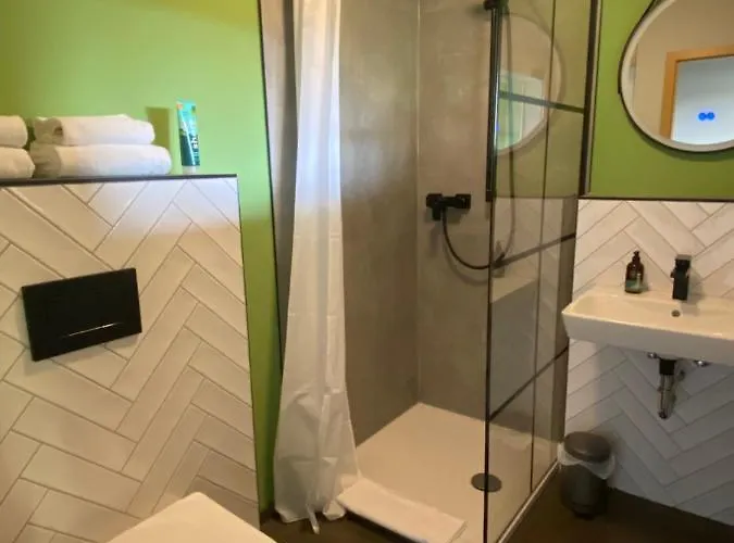 Gaestehaus & Cafe Leeze