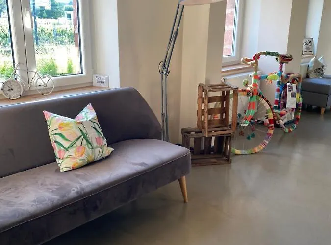 מלון Gaestehaus & Cafe Leeze באד דירקהיים