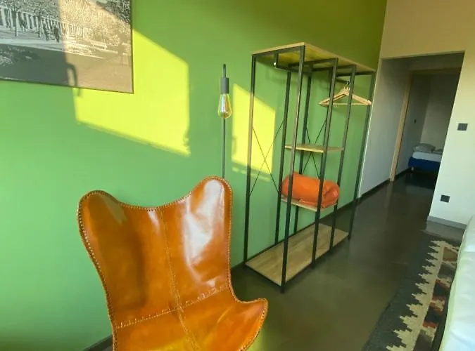 호텔 Gaestehaus & Cafe Leeze