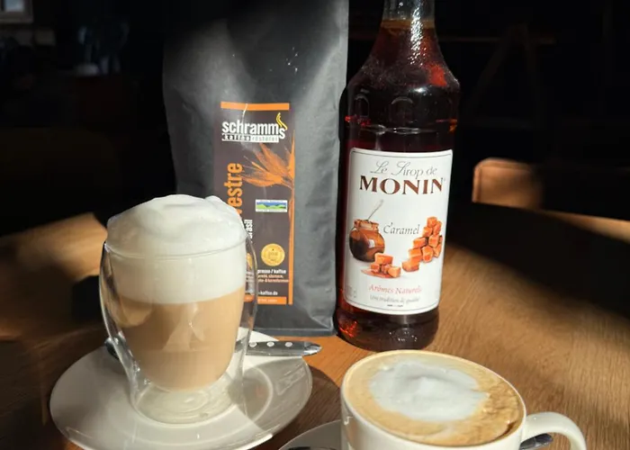 호텔 Gaestehaus & Cafe Leeze