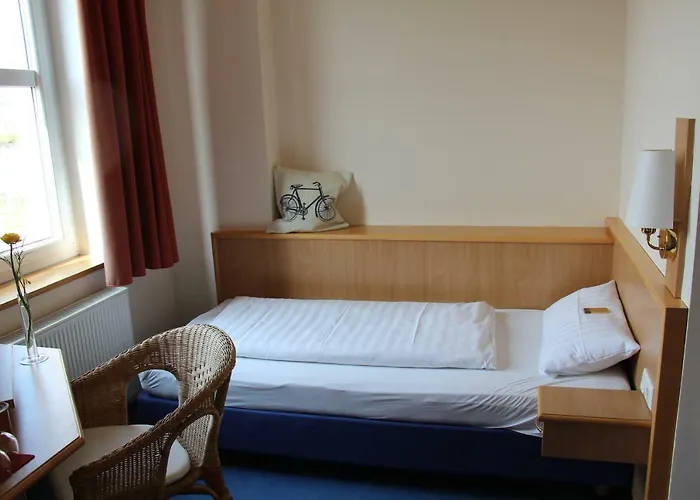 Gaestehaus & Cafe Leeze