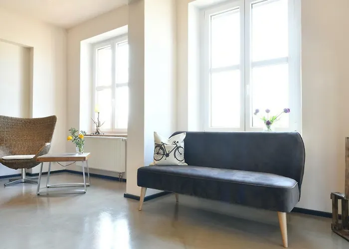 Gaestehaus & Cafe Leeze מלון באד דירקהיים