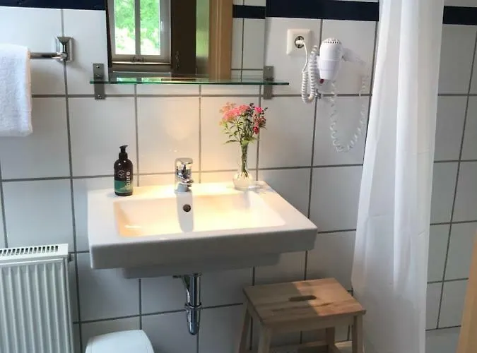 Gaestehaus & Cafe Leeze 3*