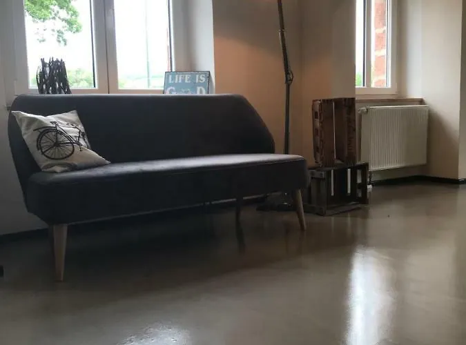 酒店 Gaestehaus & Cafe Leeze