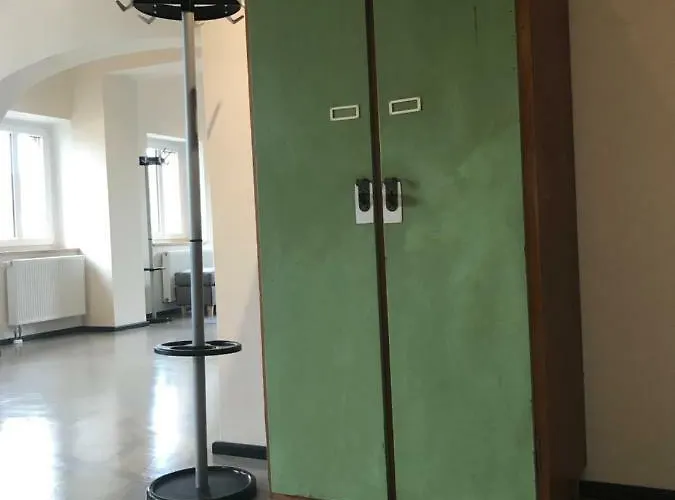 מלון Gaestehaus & Cafe Leeze